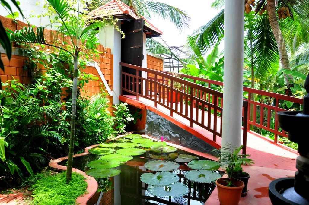 Chakra Ayurvedic Resort โกวาลัม ภายนอก รูปภาพ