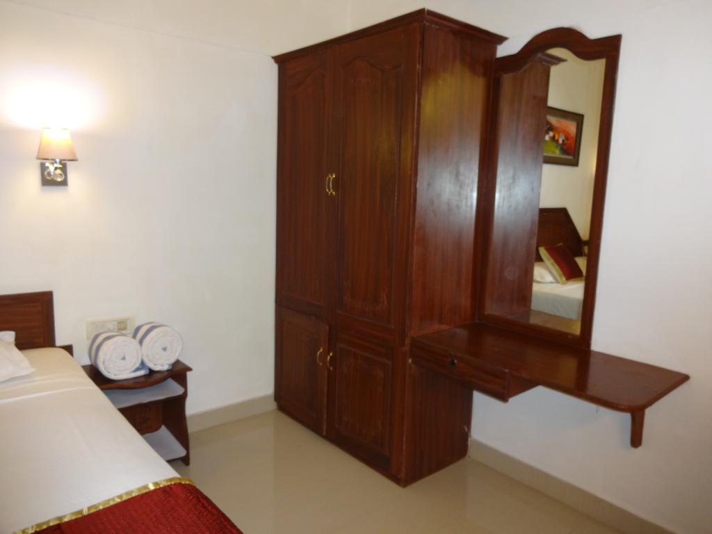 Chakra Ayurvedic Resort โกวาลัม ภายนอก รูปภาพ